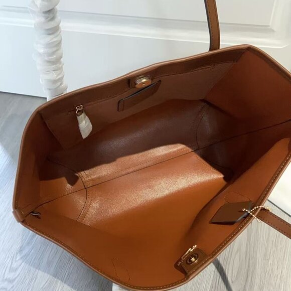 Coach Tote Bag - Picture 8 of 9